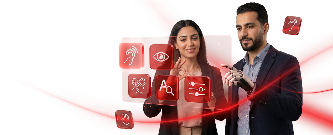 شخصان يستخدمان ميزات إمكانية الوصول على شاشة رقمية